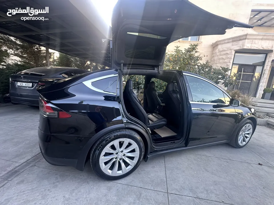 Tesla Model X وارد الشركة مميزة جدا