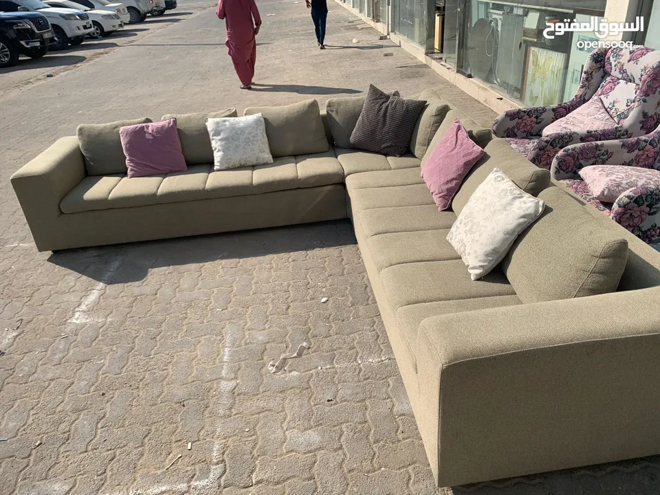 Danube home L sahp sofa very good condition and good looking neet and calen