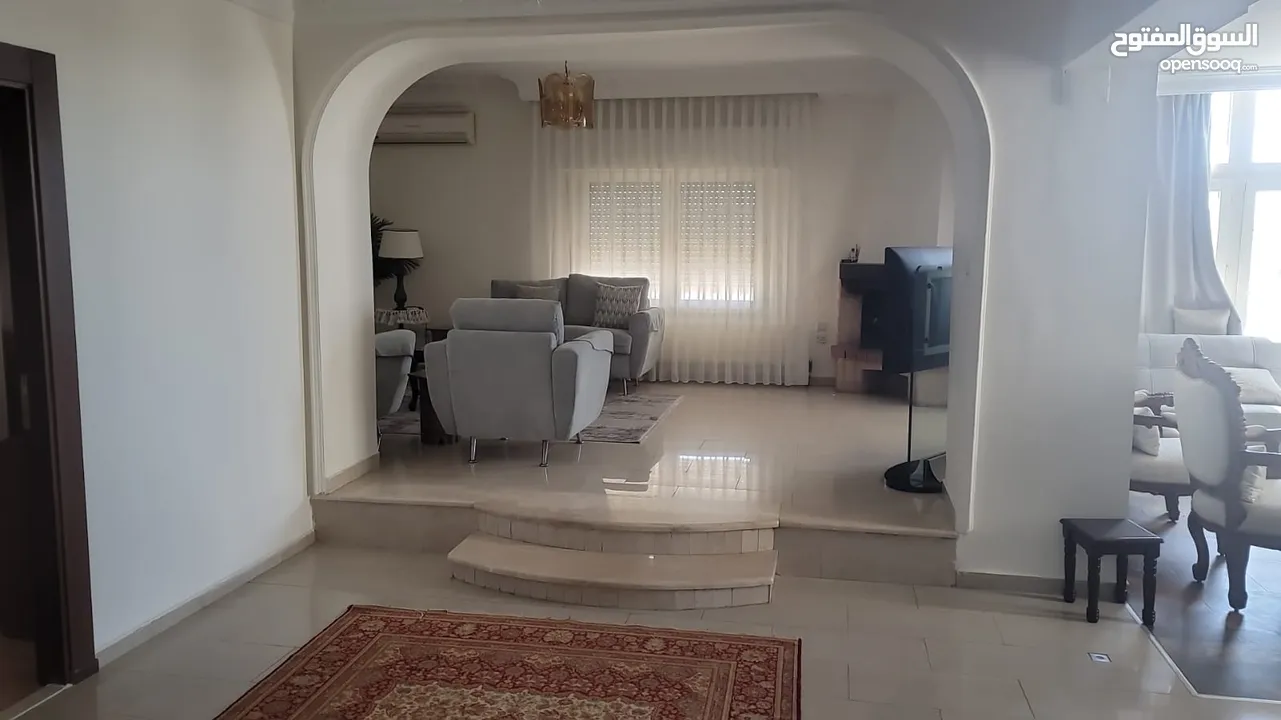 شقة مفروشة فاخرة للإيجار – الشميساني
