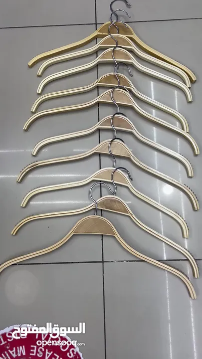 3 derzan Wooden hangers