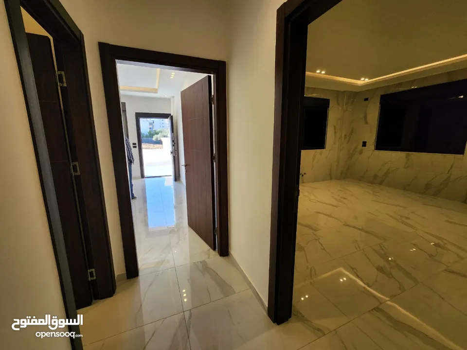 شقة للبيع على طريق المطار ( البنيات ) ref : 14366