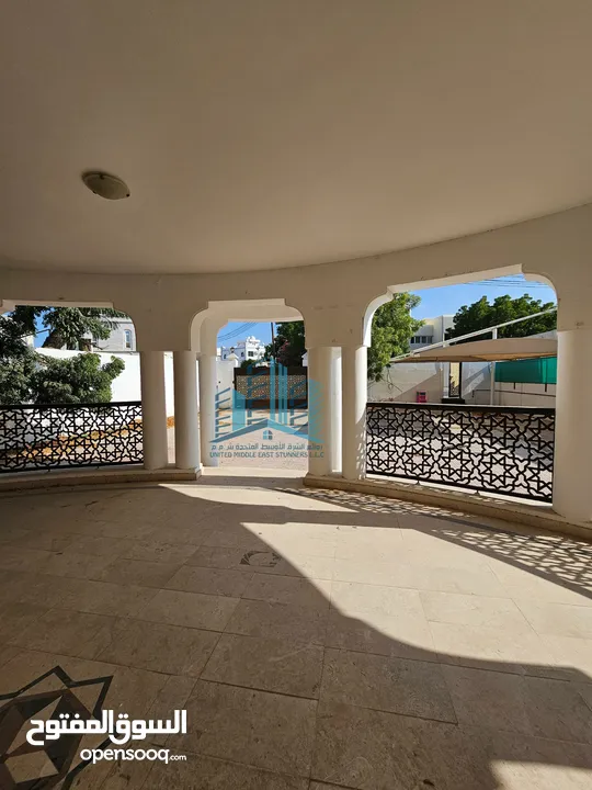 Spacious 7 BR Villa in MQ (Commercial Use)