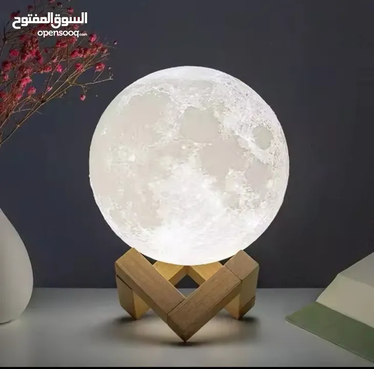 مصباح ليد على شكل قمر