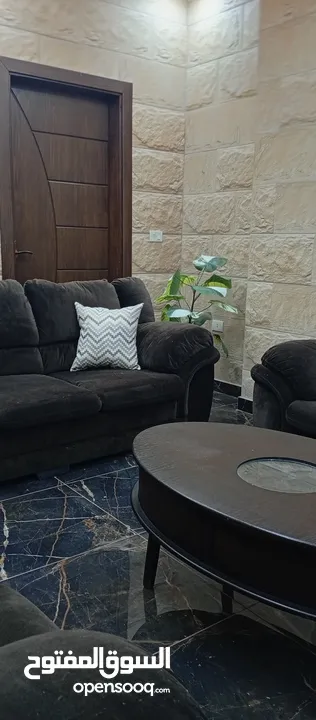 طقم كنب دب بحاله ممتازه