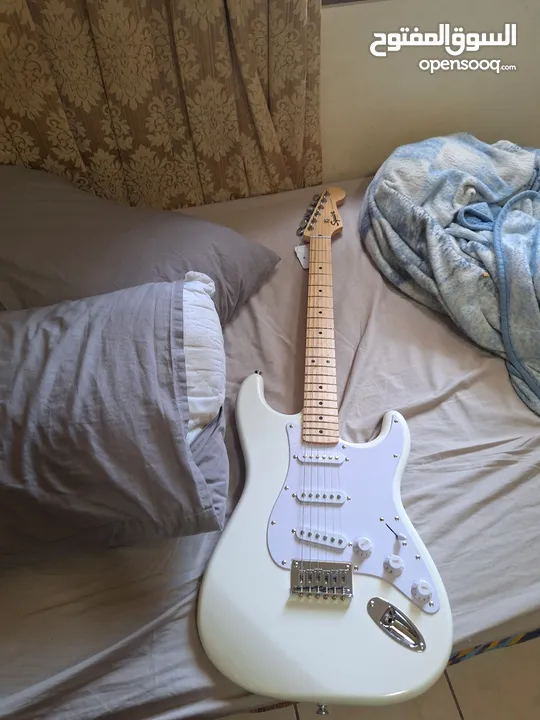 FENDER SQUIRE ELECTRIC GUITAR WHITE COLOR