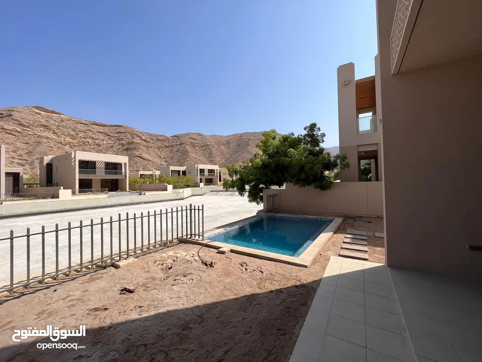 4 + 1 BR Incredibly Furnished Villa with Pool in Muscat Bay