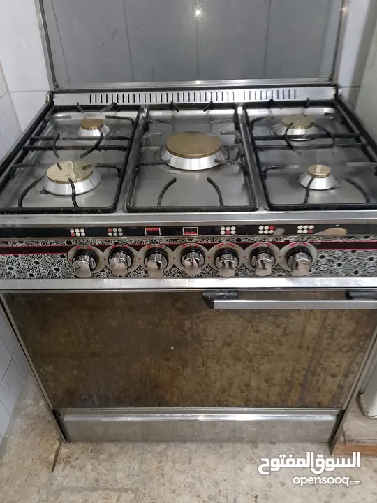 غاز 5عيون نحاس نظام 7مفاتيح بشتغل شواية وفرن مع بعض حجم80×60 فل ستانليس ستيل   موجود بالبقعة وعالفحص