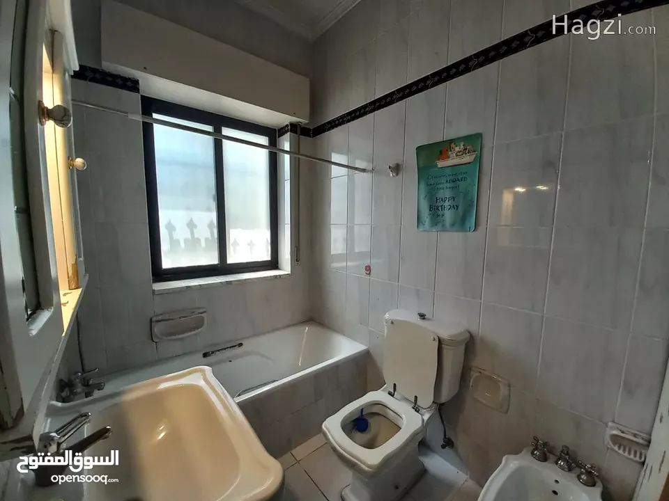 شقة غير مفروشة للإيجار 835م2 ( Property 17112 ) سنوي فقط