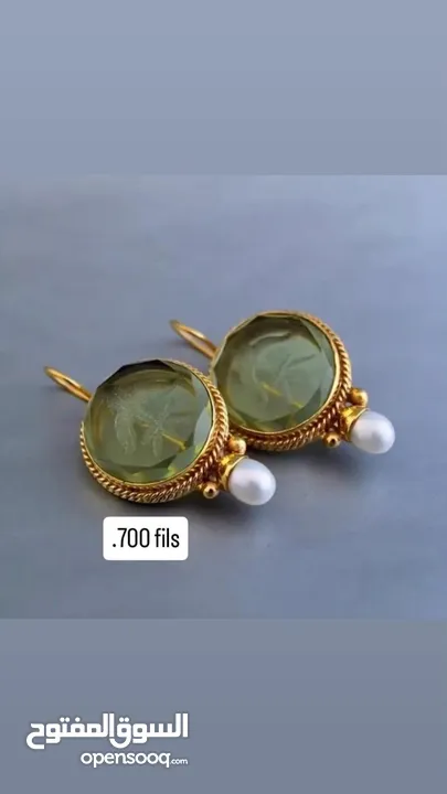 Ladies assorted accessories excellent quality and in affordable price . Amazing collections