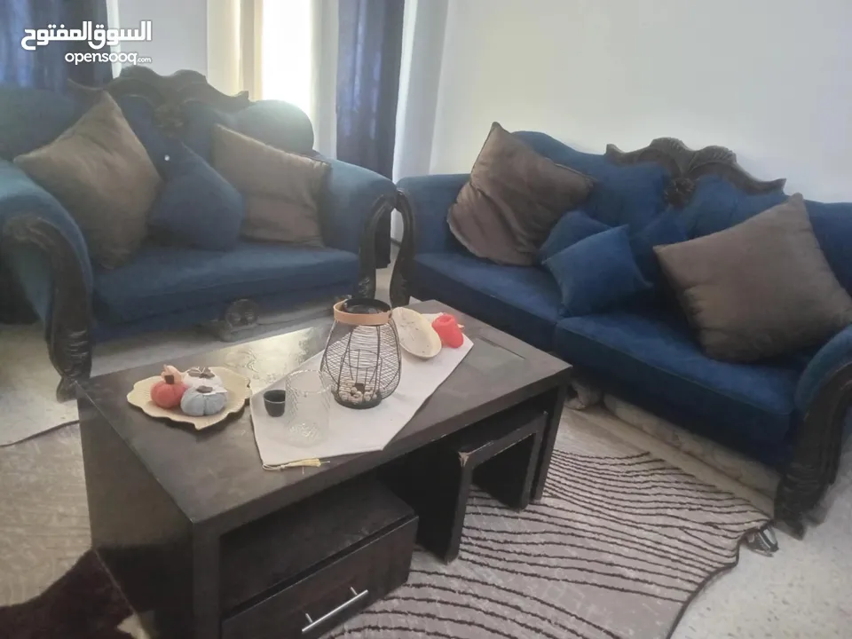 طقم للبيع المستعجل