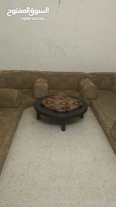 مقعد عربي 7 قطع حاله جيده