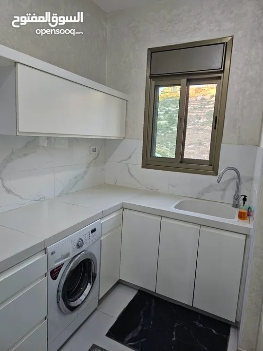 شقه مفروشه فرش جديد للايجار لعائله صغيره او عرسان