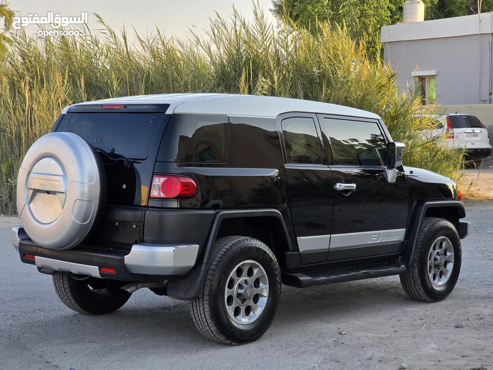 Toyota FJ V6 GCC 2012 price 49,000 AED