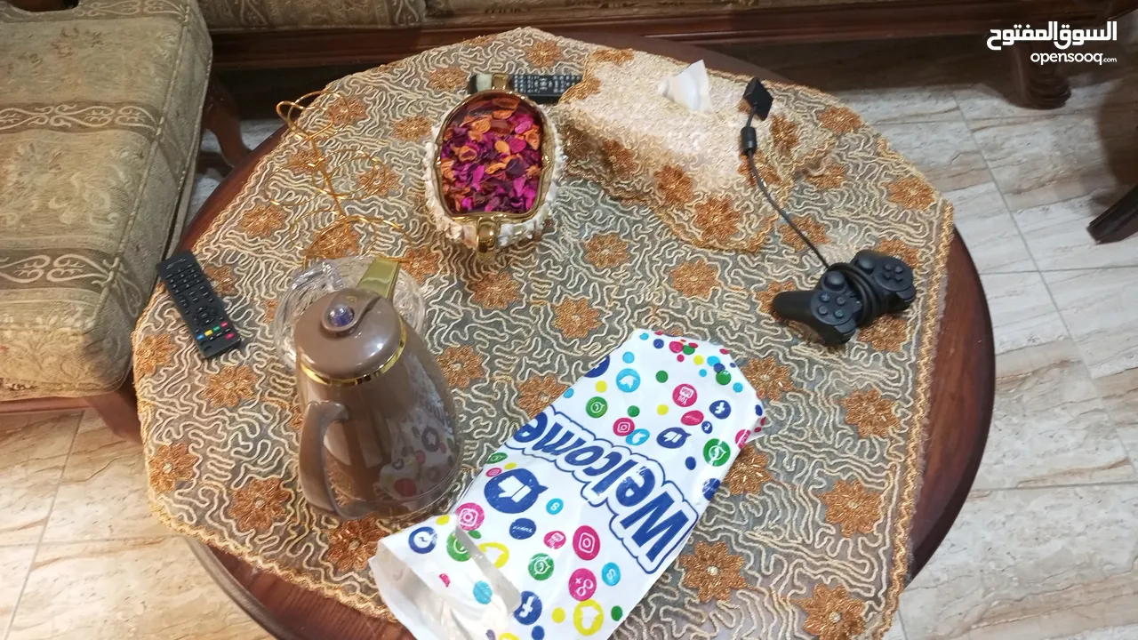 طقم كنبايات و طاولات للبيع