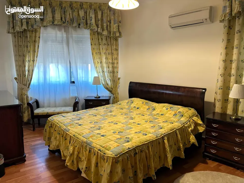 شقة غرفتين نوم بالقرب من شارع الرينبو ( Property 34380 )