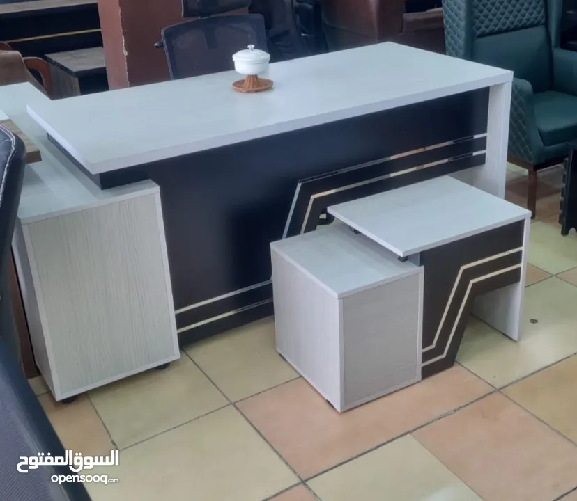 مكتب مدير +جانبية +ادراج +طاولة قهوة هديه والتوصيل مجاني متوفر عدة الوان وموديلات حسب الطلب