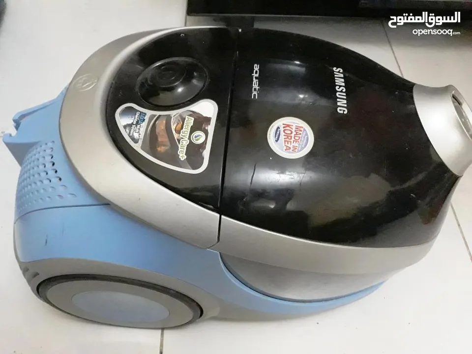 Samsung Dry Vacuum Cleaner with water filter
