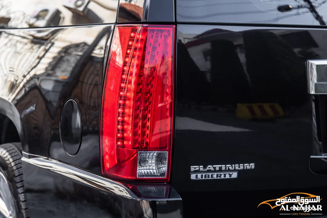 Cadillac Escalade Xl 2012 Platinum   السيارة مميزة جدا و قطعت مسافة 144,000 كيلو متر
