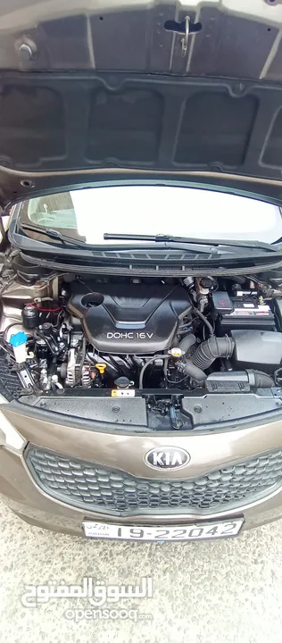 KIA Cerato  2015     1600CC لون برونزي بحالة ممتازة