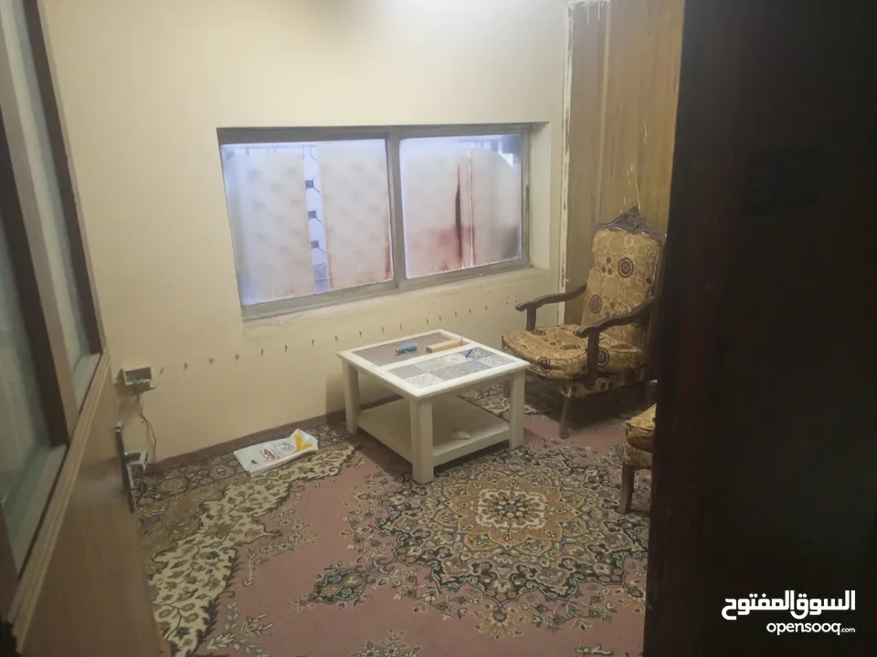مخازن عدد اثنين للبيع  مساحه كل واحد 48 وسده 45 يعني 90 متر للاستفسار ويصلح صناعي وغذاىي الموقع اهل