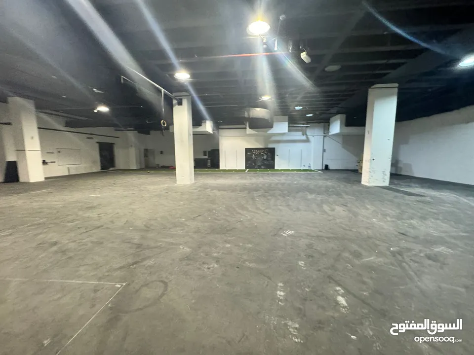 للايجار مساحة تجارية 836 متر داخل مجمع تجاري كبيربالسالمية -   For rent, commercial space of 836 M