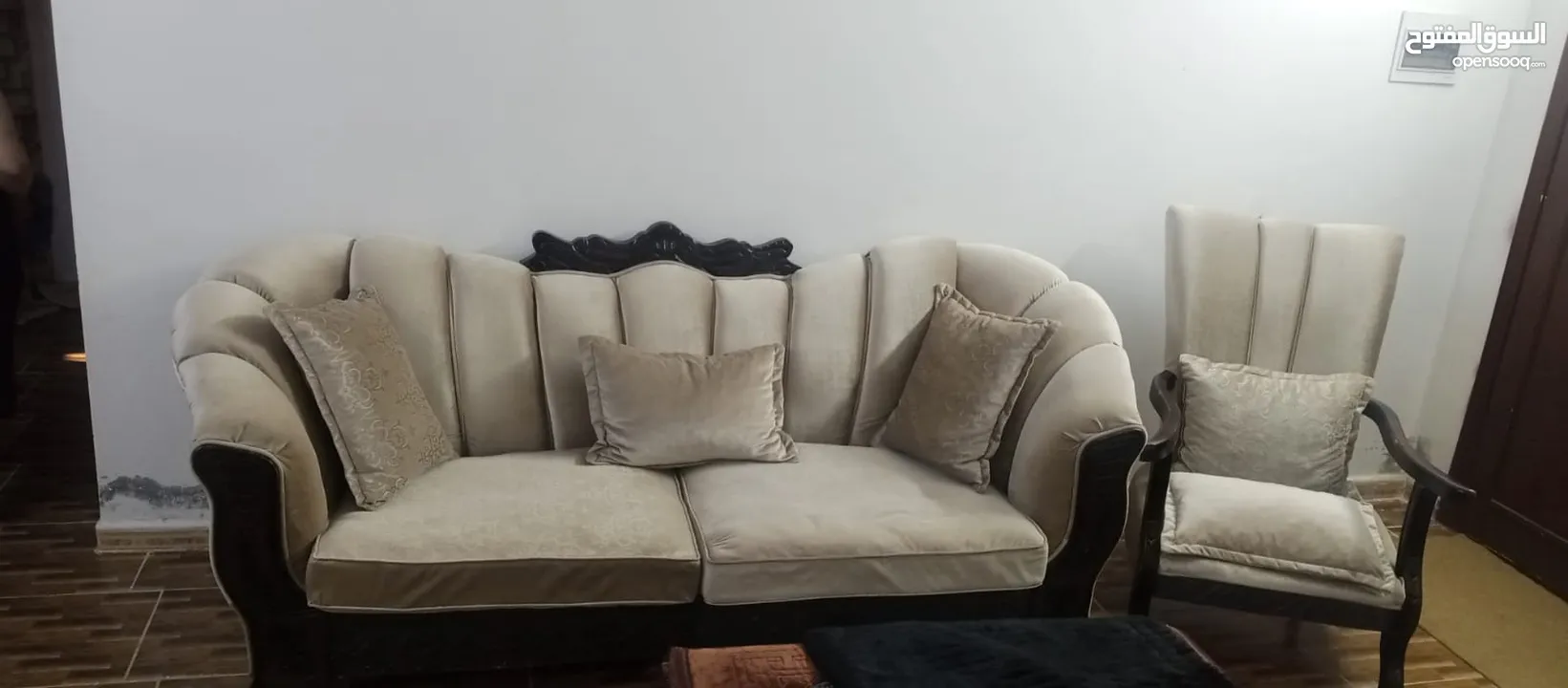 طقم كنب بحال الوكالة مثل ما هو موضح بالصور