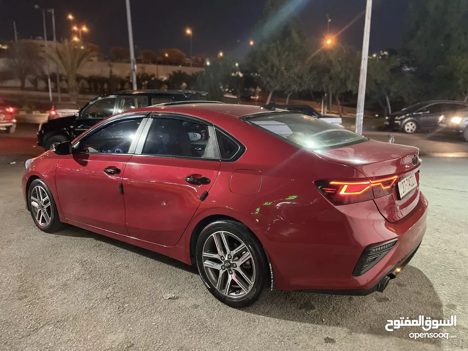 Kia K3  فل كامل 2019 مواصفات خاصة اعلى صنف من فئتها باسم مستورد ترخيص سنة كاملة رقم مميز