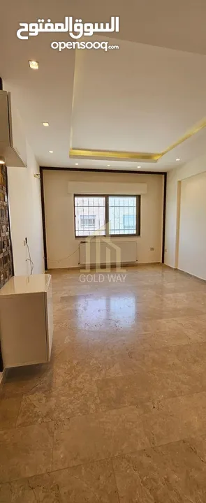 في أجمل مواقع الرابية قرب المدارس المعمدانية شقة طابق ثالث 200م بتشطيبات راقية /ref 9009