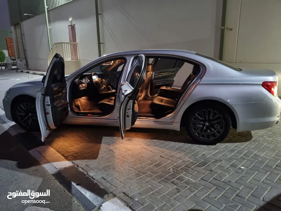 BMW  740i وارد كوري