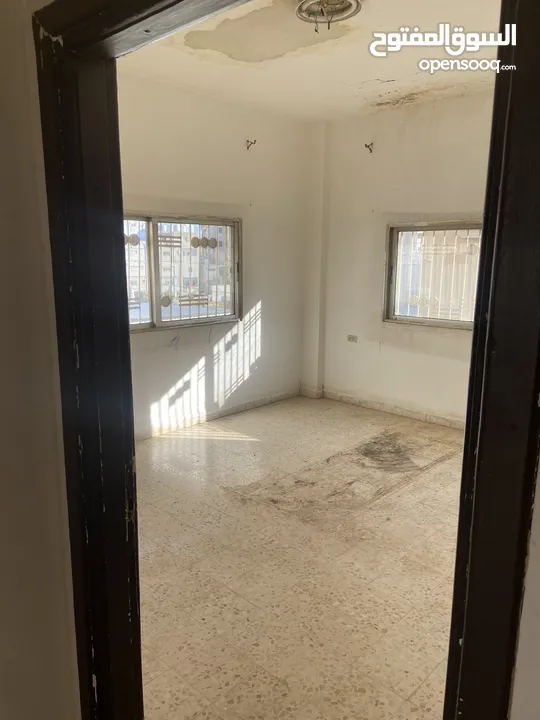 منزل مستقل للايجار جبل الاميره رحمه بجانب مدرسة عمر بن الخطاب