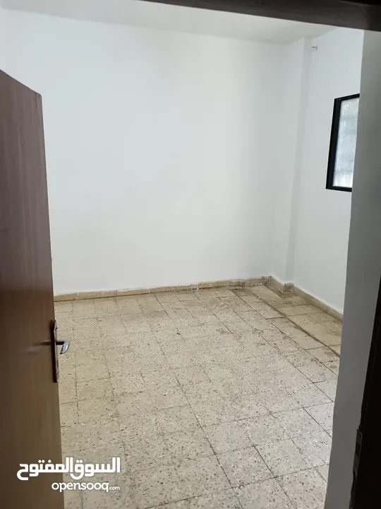 عمارة ثلاث طوابق للبيع في المنارة بسعر لقطة
