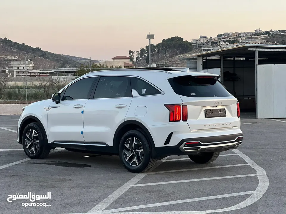 كايا سورينتو 2022 /فل الفل  فتحة سقف بانوراما  2x4 ///240Hp بنزين + كهرباء  ( Haybrid) 1600cc