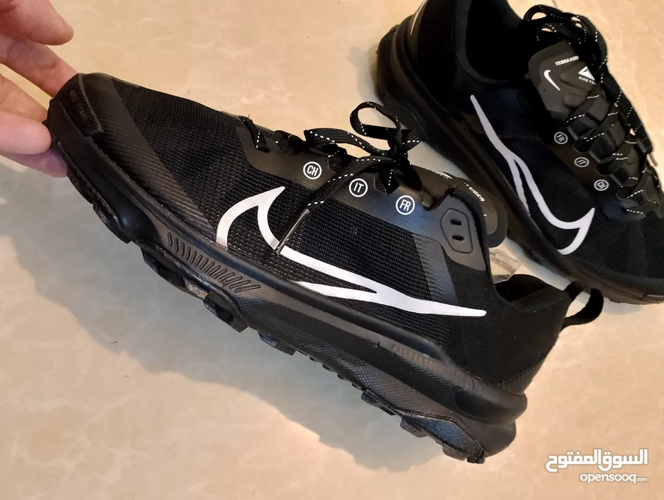 حذائين   NIKE  اصليات وارد امريكي جديد غير مستخدم