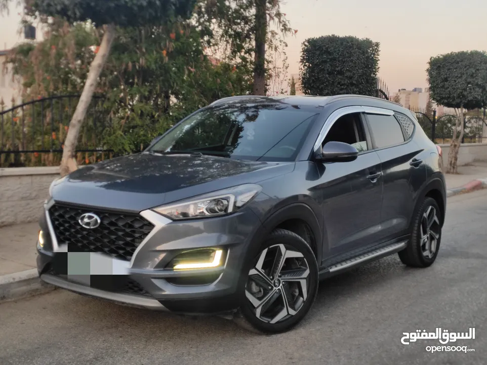 هونداي توسان 2020ترخيص2019 فل ماعدا الفتحة للبيع بسعر مغري ع الكاش عداد اصلي 80000كم فقط