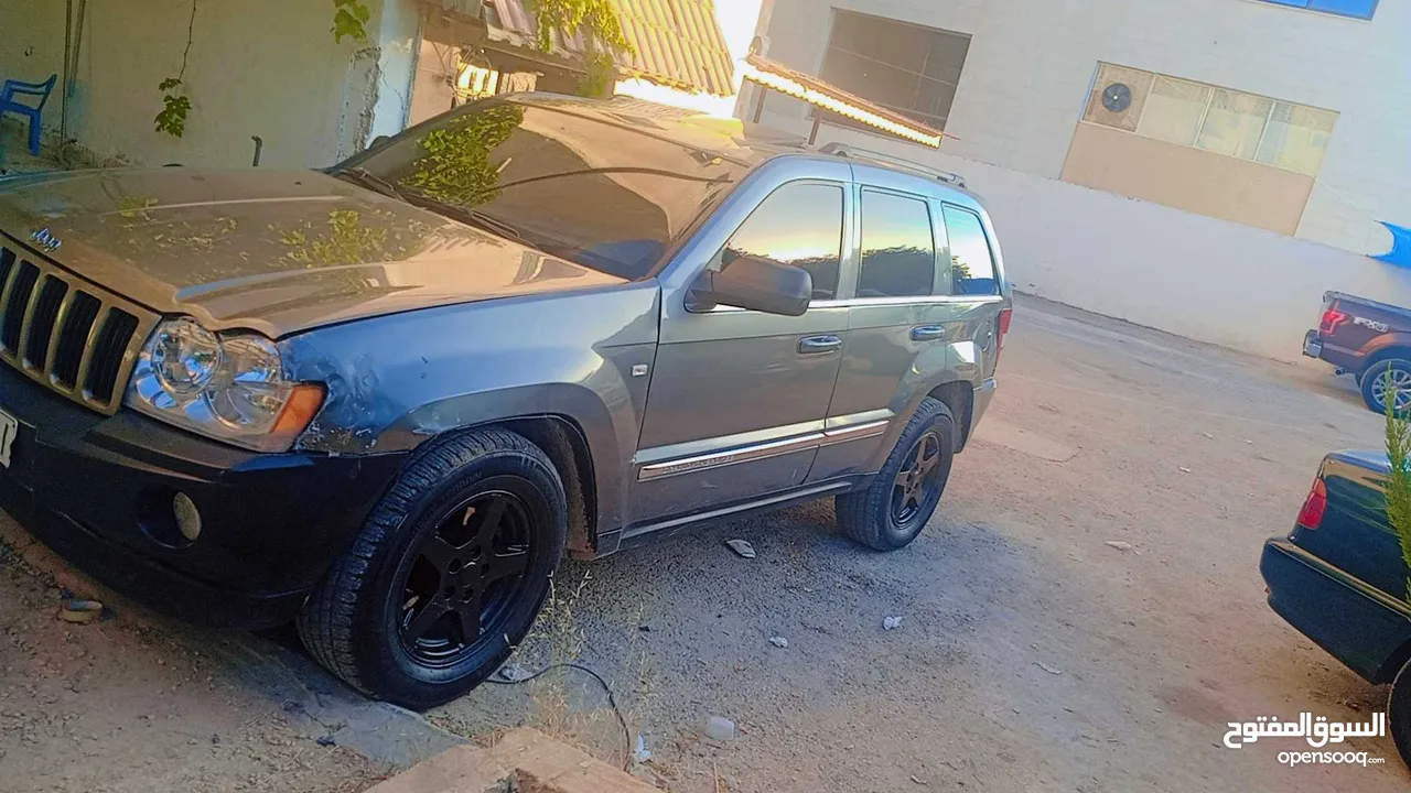 جيب شيروكي ليمتد للبيع موديل 2007 فحص جيد خلفي قصعات امامي ماتور 4700cc  منتهي ترخيص صحتها كويسه