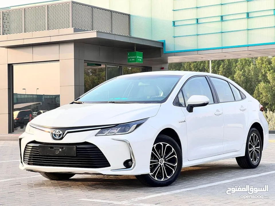 Toyota corolla hybrid 2020 model very good condition gcc