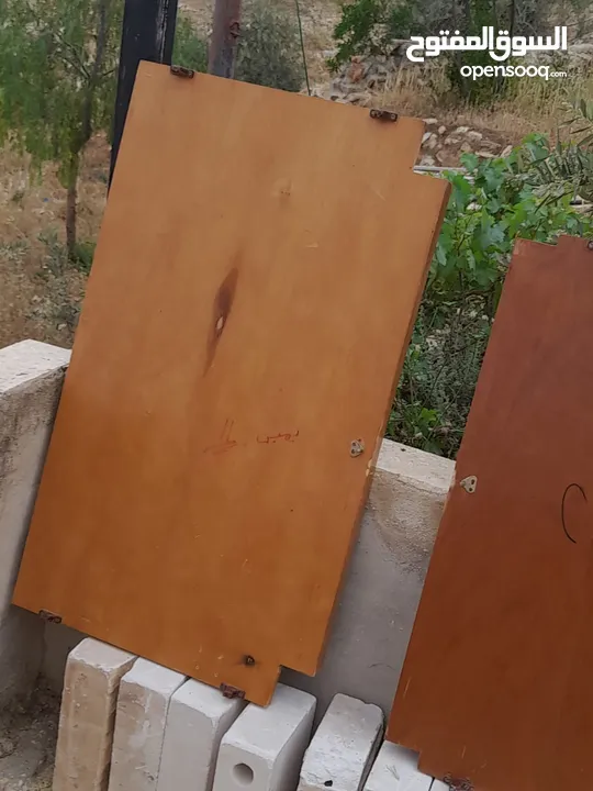 سرير مجوز وخزانه طابقين 3 ظرفات وبوفيه للبيع