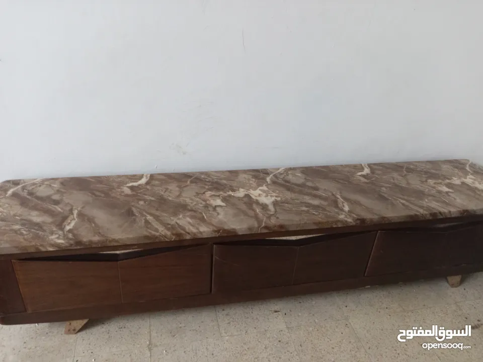 طاولة فوقهار خامة مافيهاولاخدش رجاء الاتصال