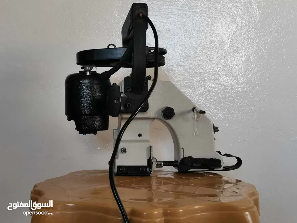 ماكينه خياطه جديده صناعه هنديه الصناعه الثقيله نخب اول درز وخياطه شوالات والقماش  واستخدامات اخرا  ل