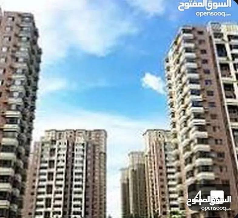 شقه فارغه للايجار قرب دوار المدينة بدخله معرض نادر غيث ومختار مول