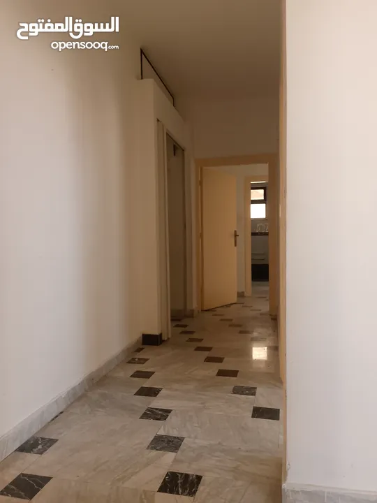 شقه في شميساني للبيع بسعر مناسب