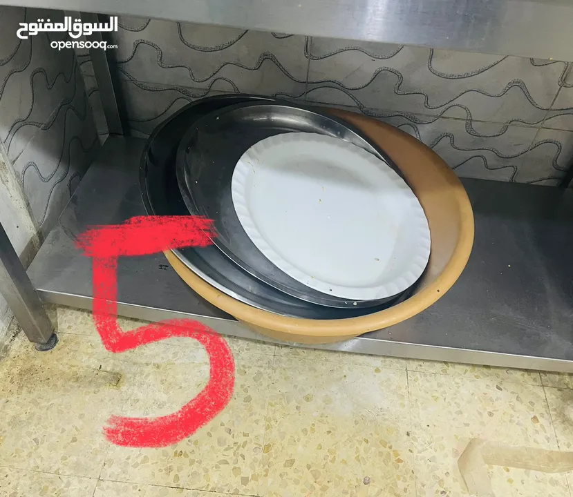 عدة مطعم بحالة جيدة جداً للبيع