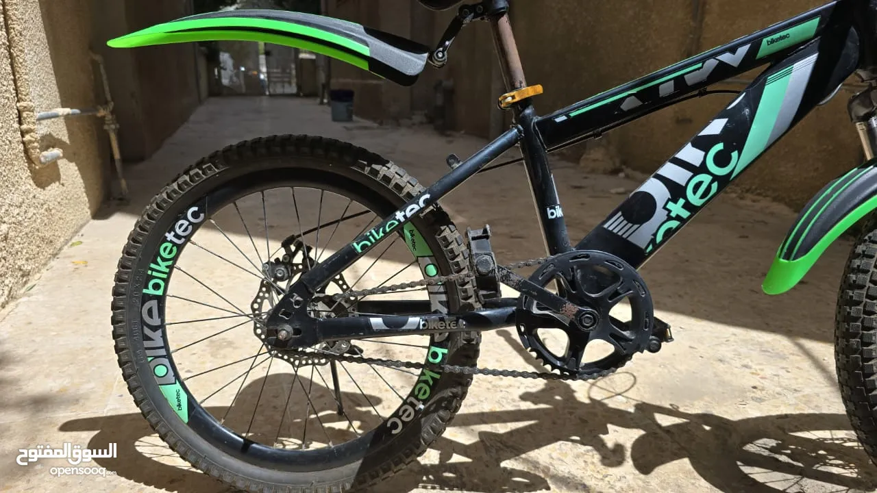 دراجه هوائيه نمره 20 بصفات ممتازه من نوع biketec، و مناسب الأجواء الحاليه.