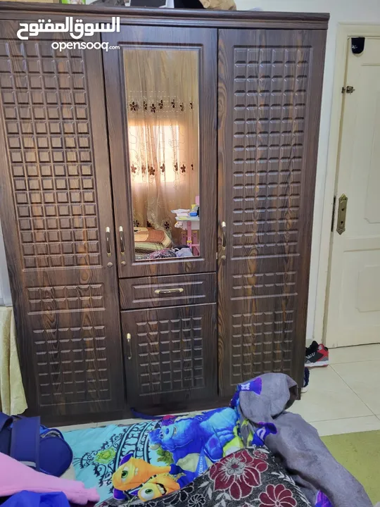 أثاث غرفة نوم للبيع بحالة جيده