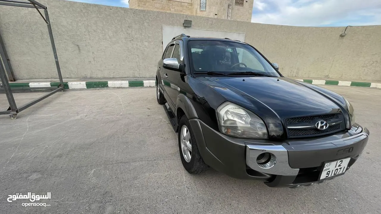 هونداي توسان 2006 بسعر 5200 دينار