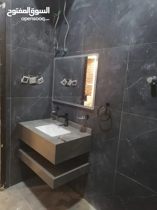سباك تسيس وطشطيب وجميع انواع السيراميك بورسلان والخزن
