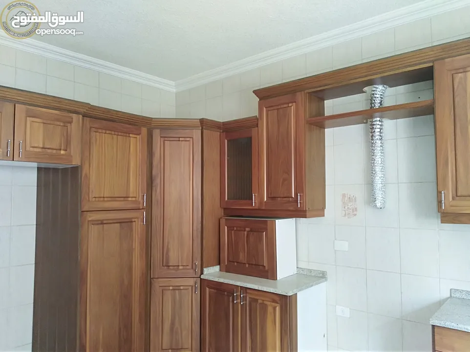 شقة فاخرة للبيع في خلدا - العوجانية  - قرب مدارس المعارف طابق ثاني 200م تشطيب سوبر ديلوكس