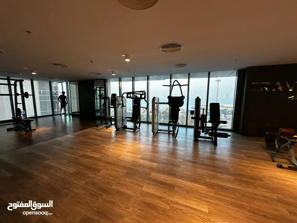 للايجار شقه راقيه مفروشه مع الكهرباء والانترنت فتح إلكتروني برج جديد  في الحوره وتشمل جميع الخدمات