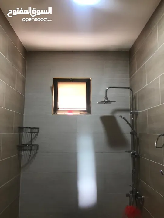 شقة طابقية مميزة للبيع( ليست اسكان)