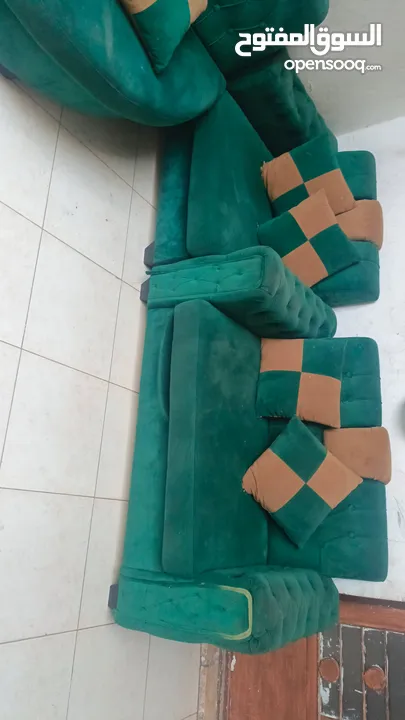 طقم كنب مستعمل للبيع وقابل للتفاوض